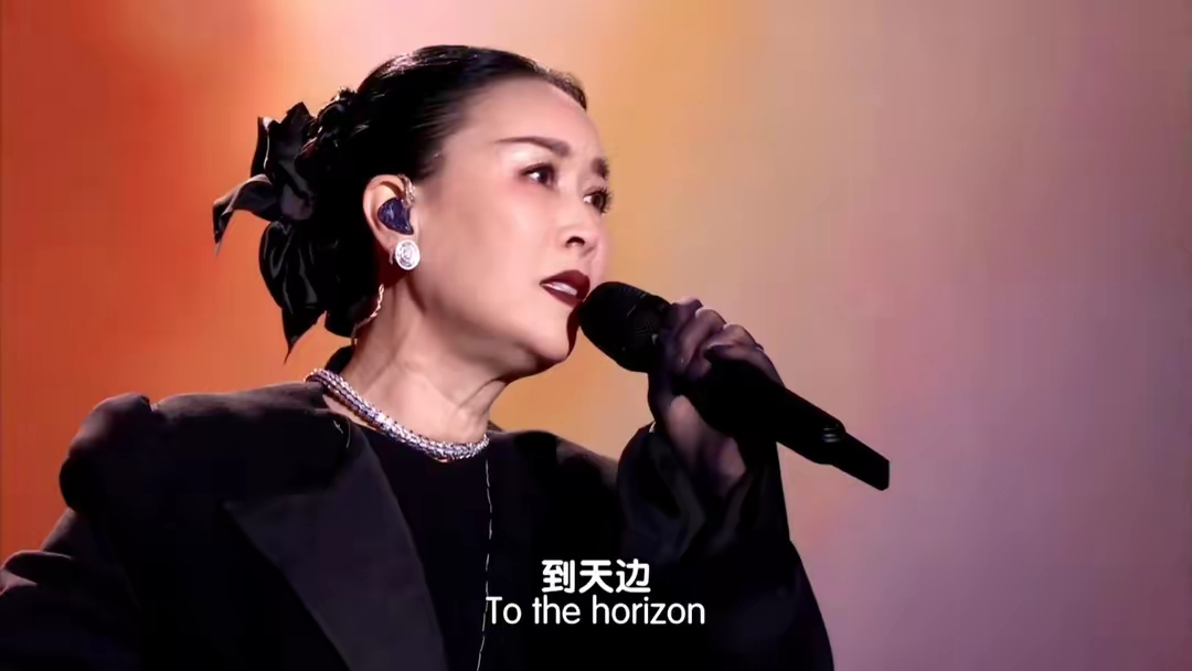 阿扎伦卡迎来三赛季出色发挥，FPX观众热烈欢呼！全场沸腾不已(cos兰波的我加入了立海大)