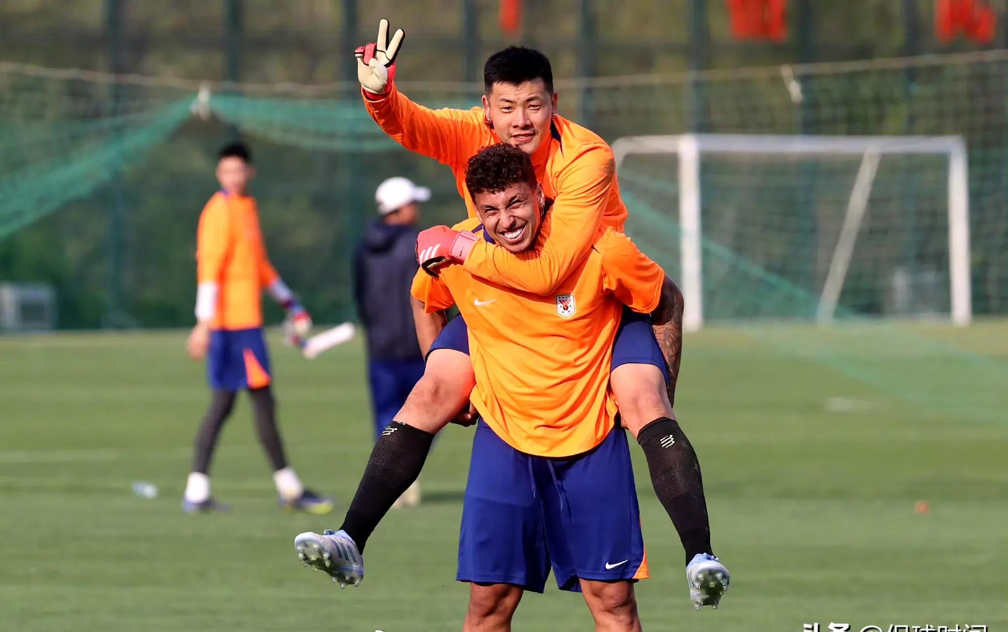 爱游戏下载-北京国安训练开放日，今晨迎来里程碑引欢呼，全明星赛在即，球队文化再被提及的简单介绍