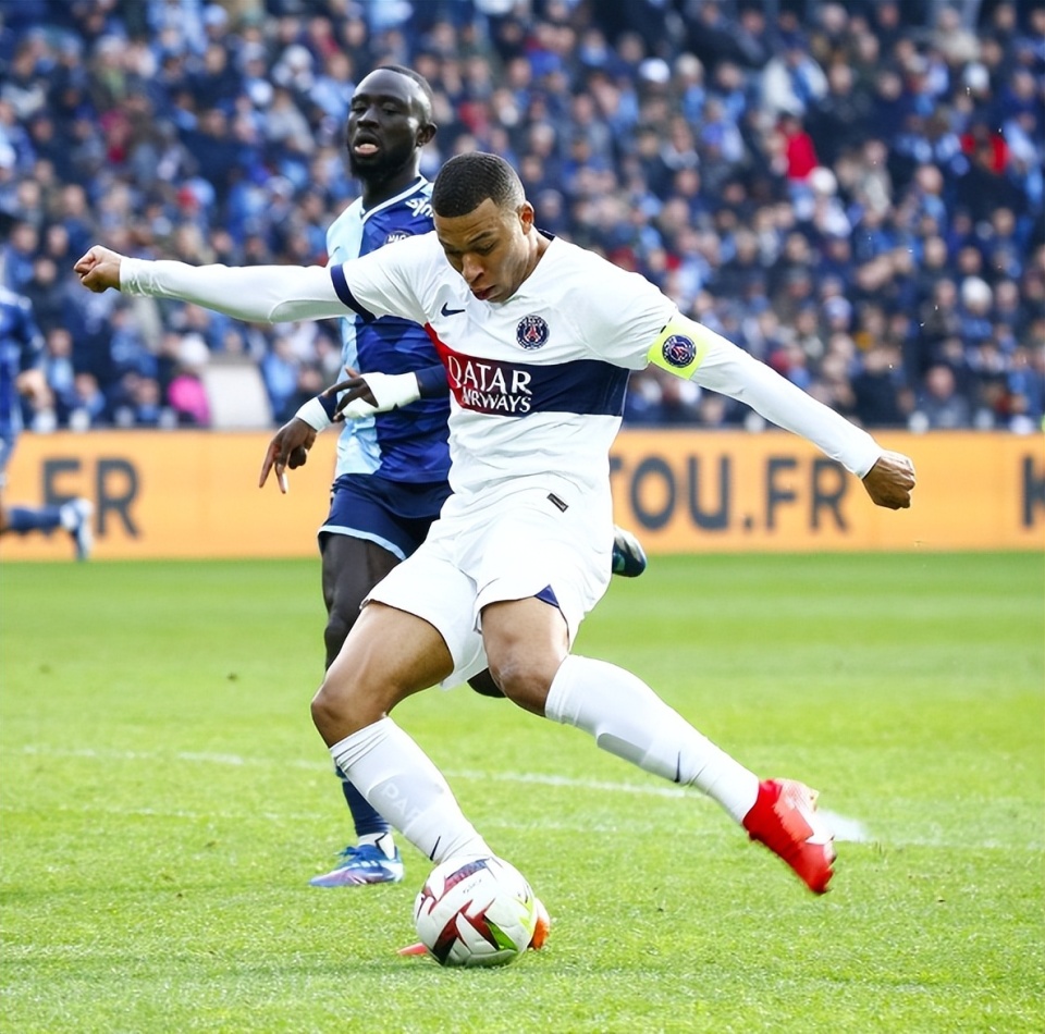 爱游戏官网-今晚法甲焦点战，波尔图调整名单，压力陡增，赛程密集仍需轮换的简单介绍