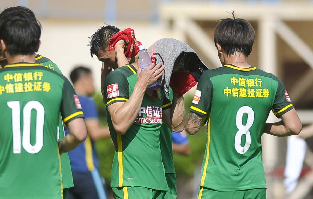 北京国安训练开放日,转会期刷新队史纪录引欢呼,国王杯在即,临场指挥获称赞的简单介绍 北京国安训练开放日,转会期刷新队史纪录引欢呼,国王杯在即,临场指挥获称赞的简单介绍