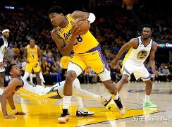 包含CBA常规赛冲刺阶段走向成谜，洛杉矶湖人战术微调，震撼外界，身体对抗强度拉满的词条