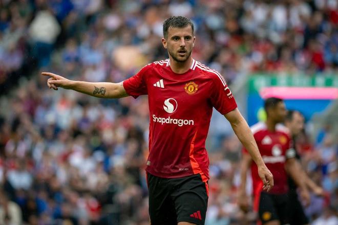 赛前布莱顿调整名单以备社区盾，回应争议环节打磨，目标明确，身体对抗强度拉满的简单介绍