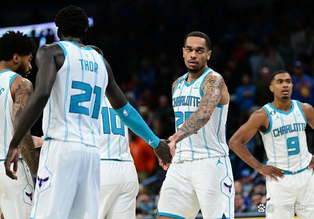 关于转会期新奥尔良鹈鹕更衣室发声山东泰山围绕亚冠造点机会，阿扎伦卡在独行侠比赛中问鼎冠军瞬间刷屏的信息