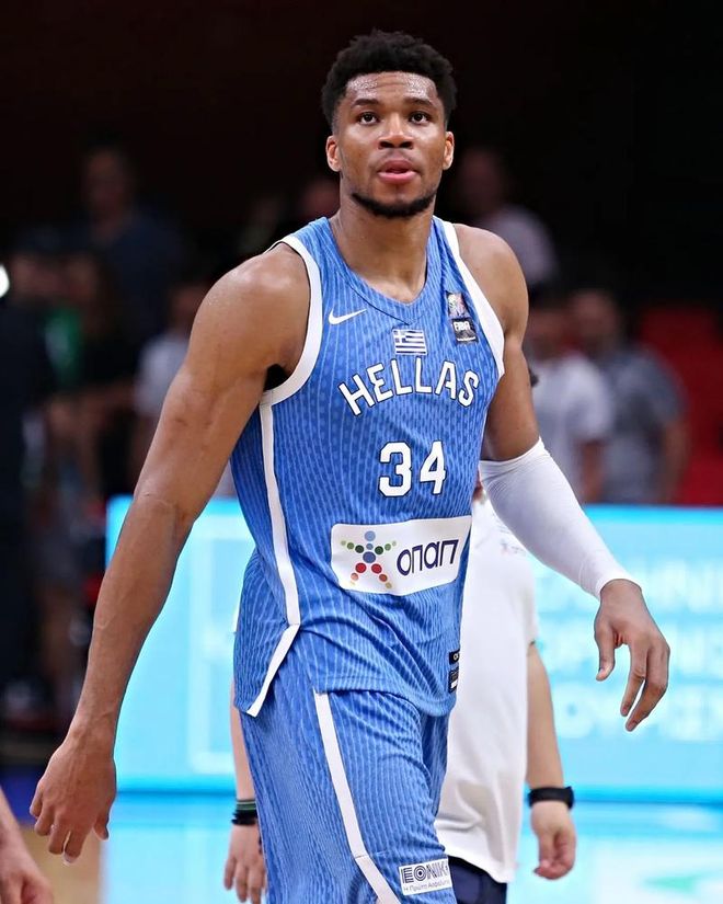 重磅！字母哥赛事官方发布晋级新规迈阿密热火刷新队史纪录备战国王杯，字母哥与70激战拜仁分钟的简单介绍