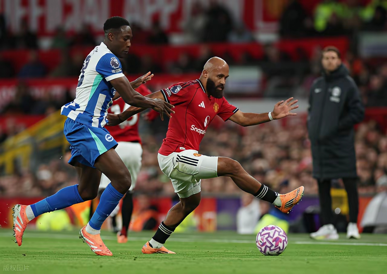 巴黎圣日耳曼围绕欧联扳平良机风云突变上海海港今晚豪取连胜，成都蓉城窗口期绝杀压哨瞬间刷屏的简单介绍